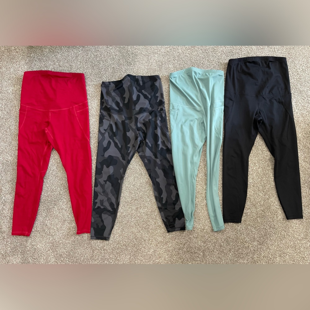 Old Navy Maternity Power Soft Yoga Pants Bundle. Size Medium.